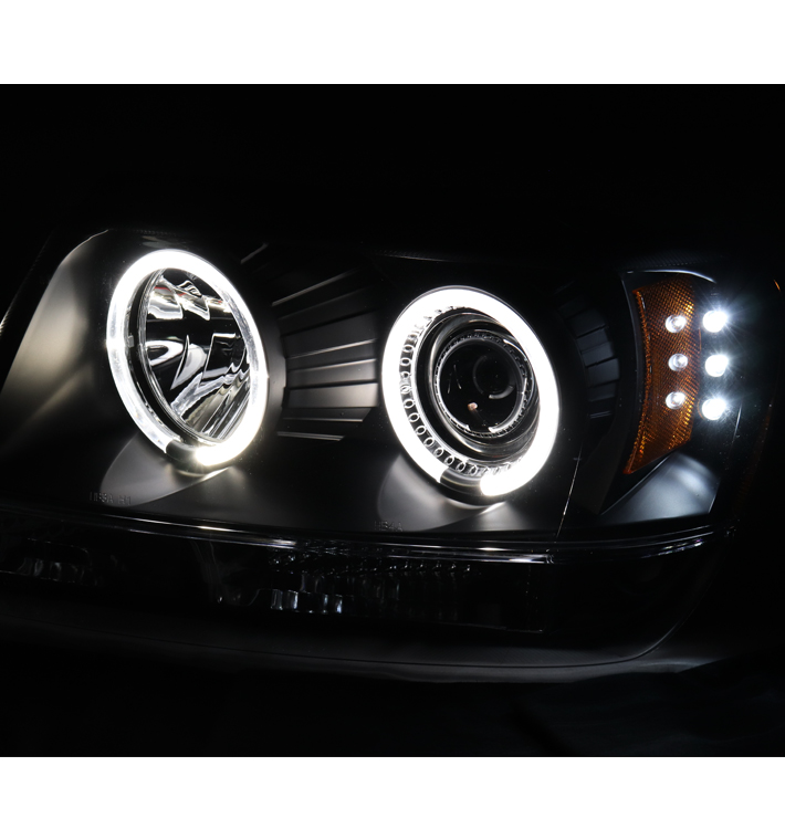 Suitable For 1999-2004 Jeep Grand Cherokee LED Halo Projector Headlights Headlamps with 6.25