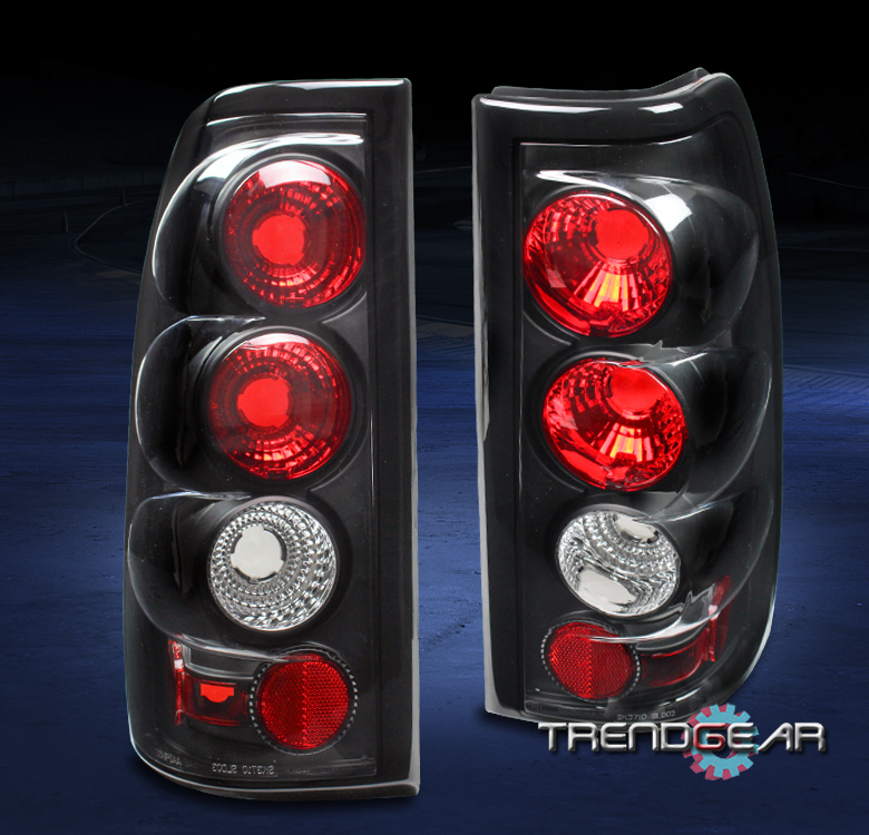 Tail Light Assembly Pair – 2003-2006 Chevy Silverado 1500 2500 3500 – LH+RH – Chrome Housing Red Lens – DOT/SAE